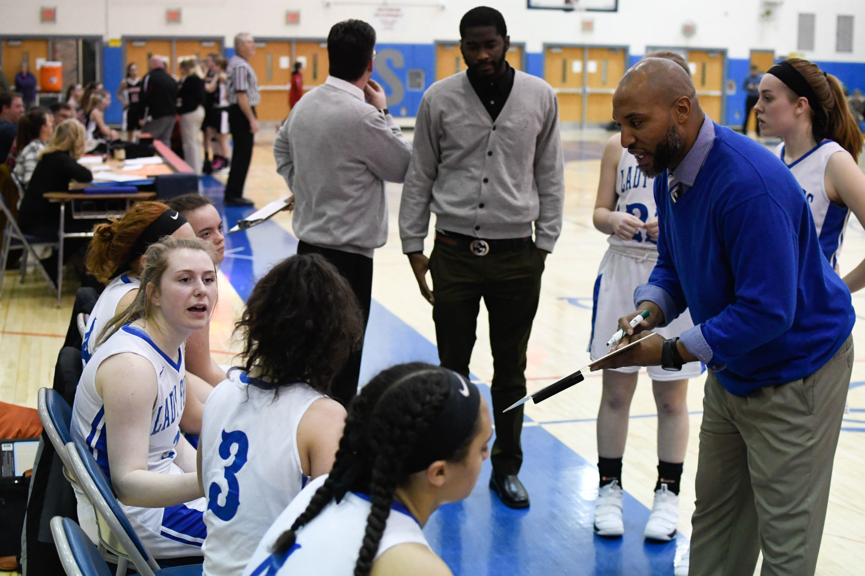 Girls Basketballl semifinal
